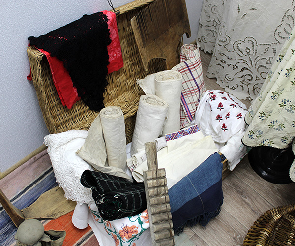 Interactive educational exhibition of folk life and costume “Secrets of the Old Chest”